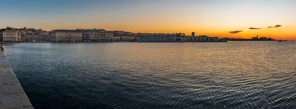 Pôr Sol Cais Audace Trieste Cores Fogo Água Itália — Fotografia de Stock