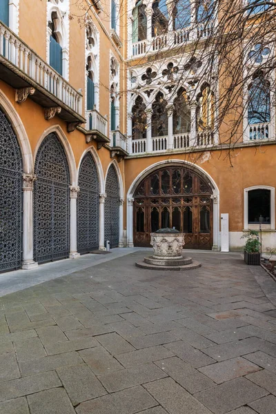 16 Şubat 2019 - Venedik, İtalya: Karnaval sırasında Venedik