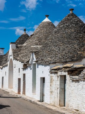 İtalya 'nın Alberobello köyündeki geleneksel trulli evleri