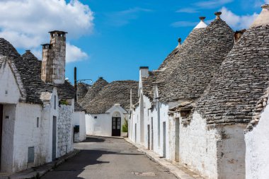 İtalya 'nın Alberobello köyündeki geleneksel trulli evleri