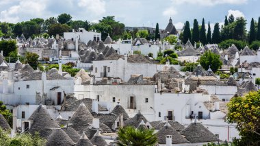 İtalya 'nın Alberobello köyündeki geleneksel trulli evleri