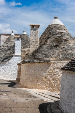 İtalya 'nın Alberobello köyündeki geleneksel trulli evleri