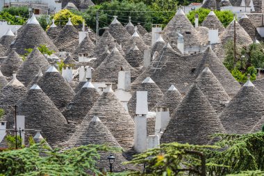 İtalya 'nın Alberobello köyündeki geleneksel trulli evleri