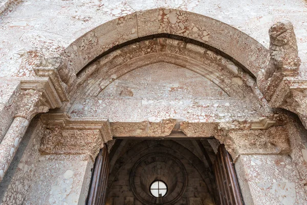 Castel del Monte, Kutsal Roma İmparatoru II. Frederick tarafından inşa edilmiş bir 13. yüzyıl kalesi. İtalya 