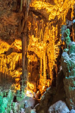 Castellana Mağaraları. Işığın Kılıçları