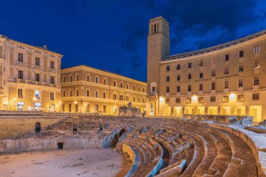 Şehirdeki eski binaların mimari detayları