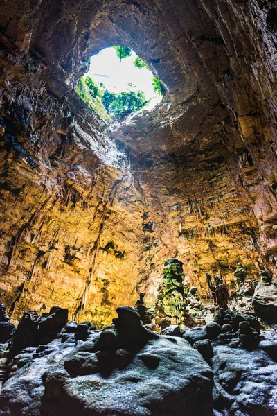 Cuevas Castellana Hojas Luz —  Fotos de Stock