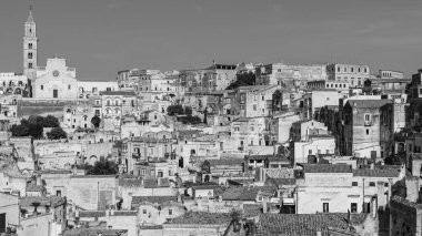 Matera, İtalya 'da antik şehir sokakları ve evler