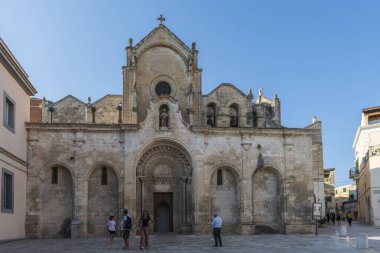 Güzel katedral, arka planda seyahat yeri