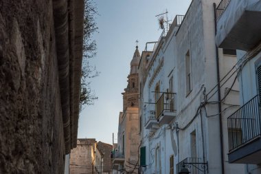 Güzel katedral, arka planda seyahat yeri