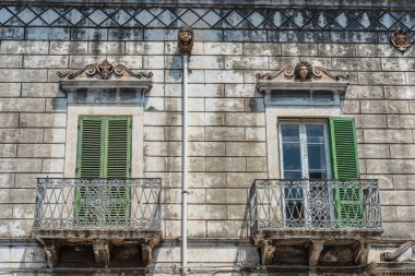  Güneşli bir yaz gününde Ostuni, Apulia (Puglia), Güney İtalya.