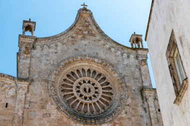 Antik Puglia 'nın işaretleri. Beyaz şehir. Ostuni..