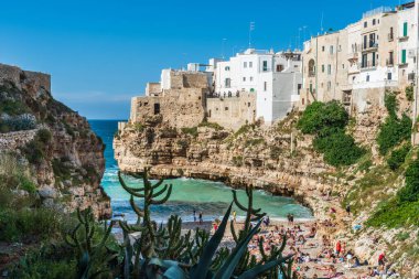 Eski şehir ve denizin güzel manzarası