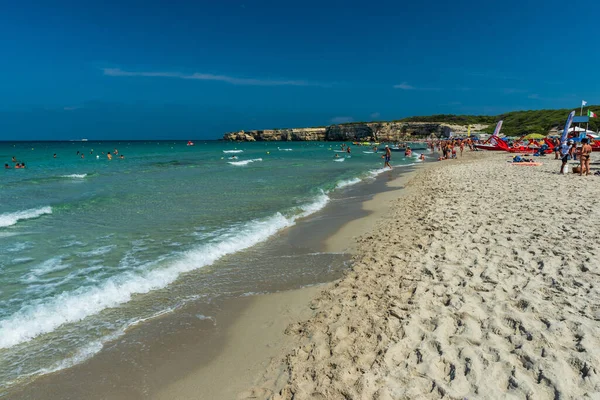 Spiaggia 'da bir sahil Torre dell' Orso, İtalya