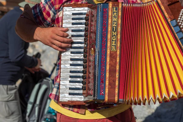 Straßenmusiker Zugeschnittene Ansicht — Stockfoto