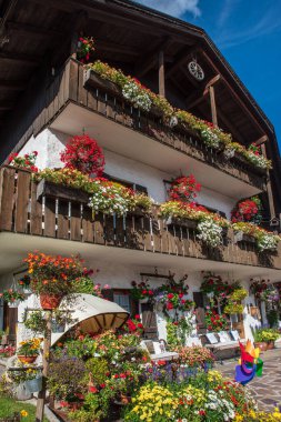 İtalya 'nın dağlarındaki Sappada köyü