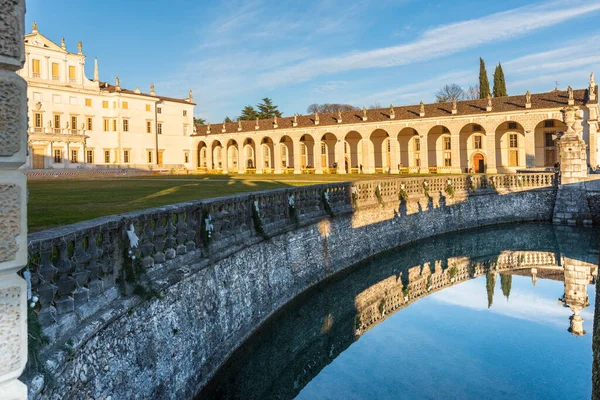 Antik Villa Manin sahnesi, İtalya