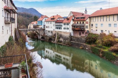 Skofja Loka mimarisi ve şehir manzarası, Slovenya, Aralık 2018