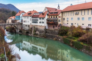 Skofja Loka mimarisi ve şehir manzarası, Slovenya, Aralık 2018