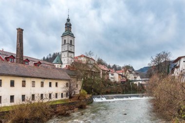 Skofja Loka mimarisi ve şehir manzarası, Slovenya, Aralık 2018