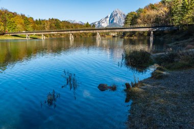 Verzegnis Gölü veya Lago di Verzegnis, İtalya 'nın kuzeydoğusundaki Friuli-Venezia Giulia, Udine Eyaleti' nde bulunan yapay bir göl.