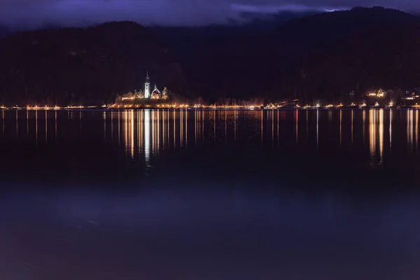 Lake Bled Éjjel Decemberben Szlovéniában — Stock Fotó