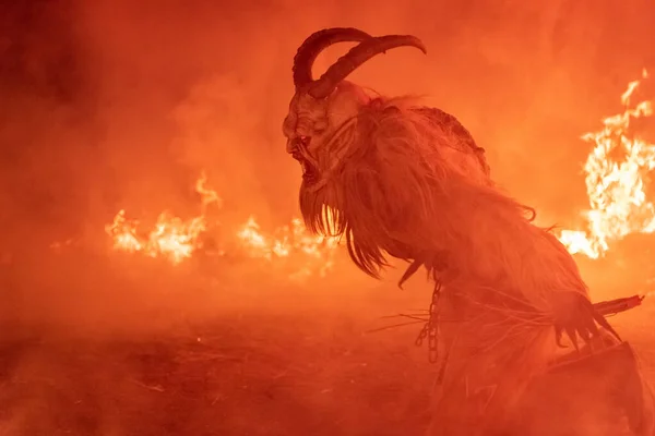 Krampus Diables Noël Des Flammes Feu Attendant San Nicolo — Photo