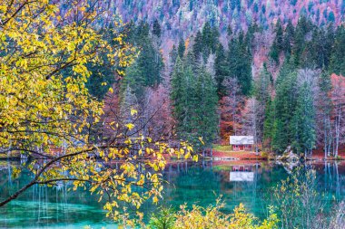  Friuli, İtalya 'daki güzel Fusine Gölü