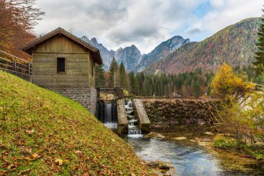  Friuli, İtalya 'daki güzel Fusine Gölü