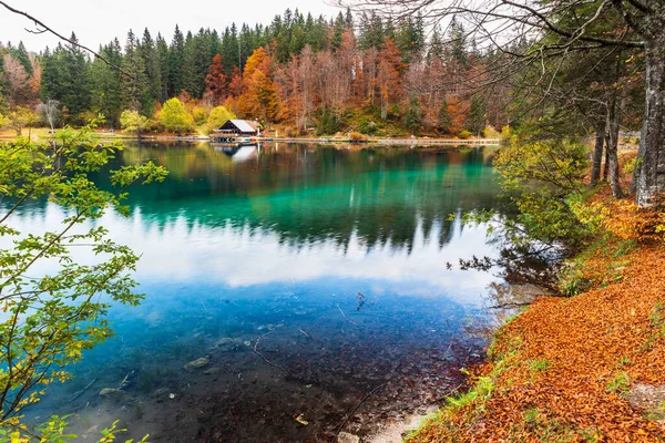 Όμορφη Χαμηλότερη Λίμνη Της Fusine Στο Friuli Ιταλία — Φωτογραφία Αρχείου
