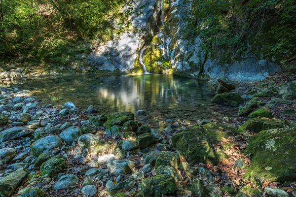 Montenares Cachoeira Tulin Fluxo Orvenco — Fotografia de Stock