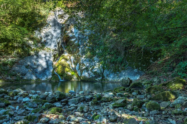Czarnoksiężnicy Wodospad Tulin Strumień Orvenco — Zdjęcie stockowe