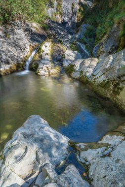 Montenars, Tulin şelalesi. Orvenco deresi