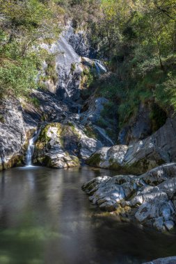 Montenars, Tulin şelalesi. Orvenco deresi
