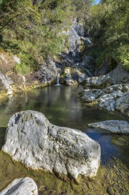 Montenars, Tulin şelalesi. Orvenco deresi