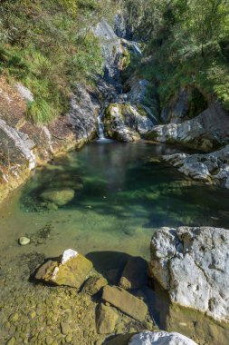 Montenars, Tulin şelalesi. Orvenco deresi
