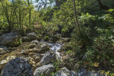 Montenars, Tulin şelalesi. Orvenco deresi
