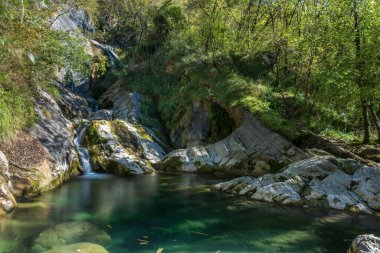 Montenars, Tulin şelalesi. Orvenco deresi