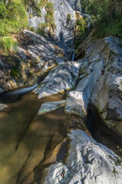 Montenars, Tulin şelalesi. Orvenco deresi