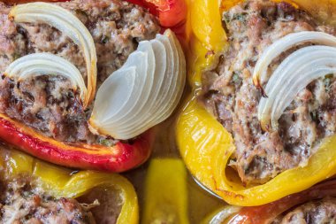 Arka planda biberli et, yakın plan.