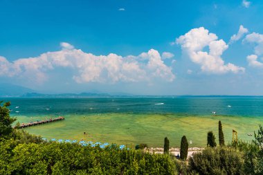 Güzel tropikal plajlar Deniz ve gökyüzü