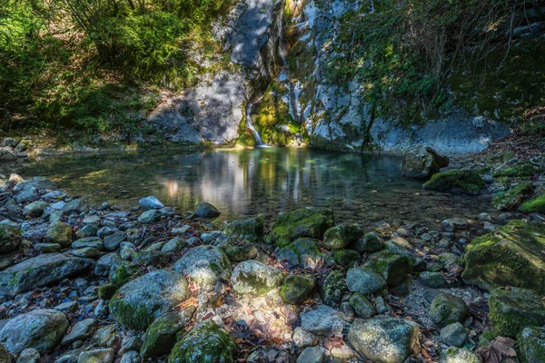 Montenares Cachoeira Tulin Fluxo Orvenco — Fotografia de Stock