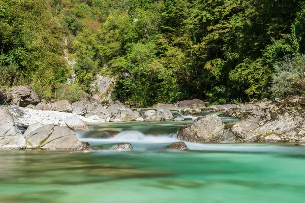 Crosis Tarcento İtalya 'nın güzel şelaleleri