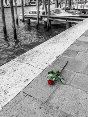 Büyük Kanal, Venedik, İtalya 'nın asfalt üzerine yükseldi 