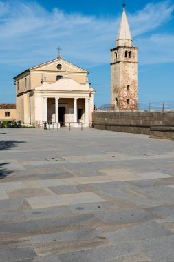 Kuzey İtalya 'daki Caorle sahil kasabasının güzel manzarası