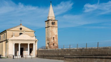 Kuzey İtalya 'daki Caorle sahil kasabasının güzel manzarası