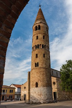 Kuzey İtalya 'daki Caorle sahil kasabasının güzel manzarası