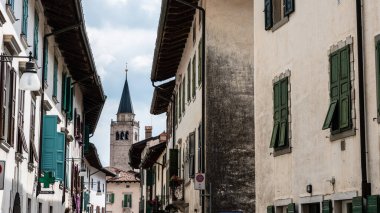 Şehrin sokak manzarası