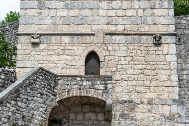 İtalya 'nın Gemona del Friuli kasabası.