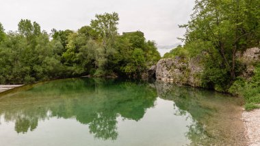 Güzel sakin göl manzarası